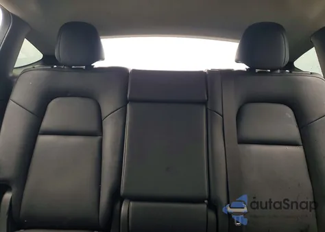 2022 Tesla Model Y z USA, uszkodzony, nr VIN 7SAYGAEE3NF506166